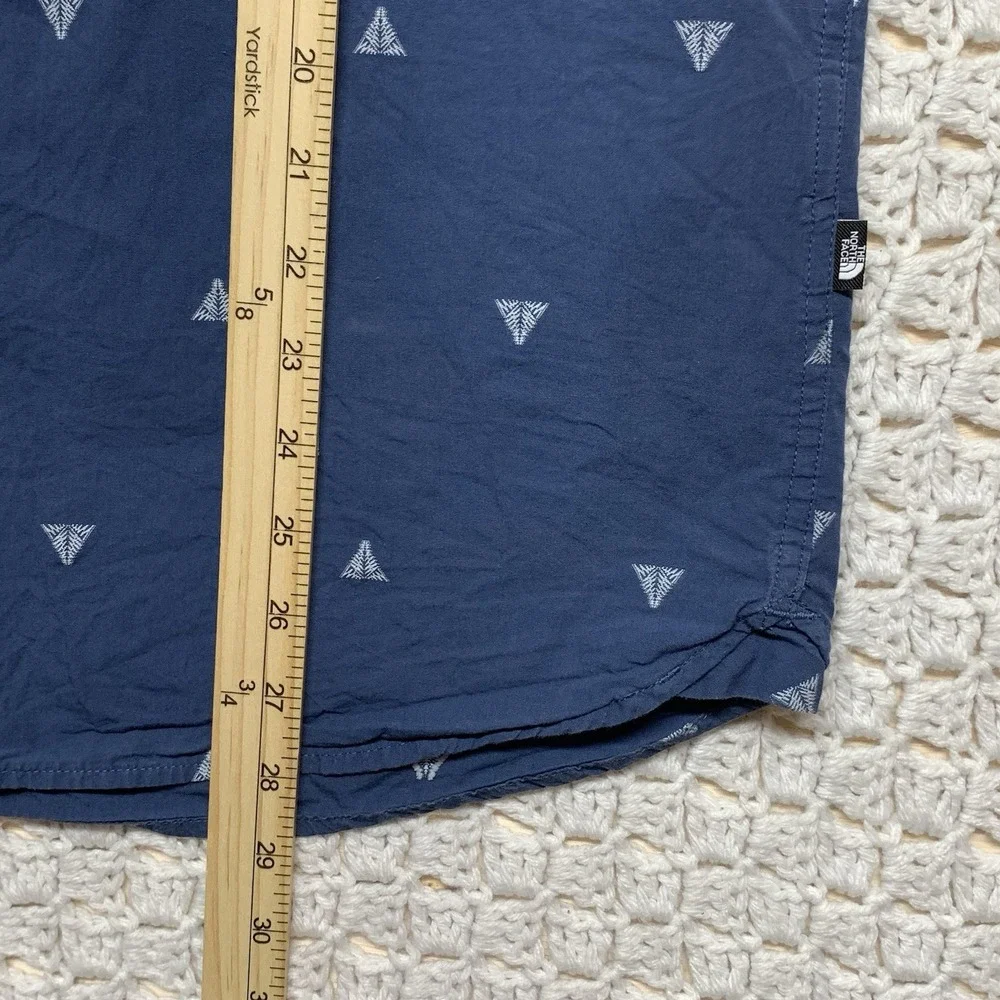 The North Face Shirt Men's Sz M Blue White Trees‎ Short Sleeve Button Up Hilking